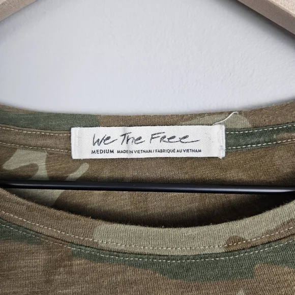 We the Free Camo Short Sleeve Graphic Top Medium - Picture 3 of 7